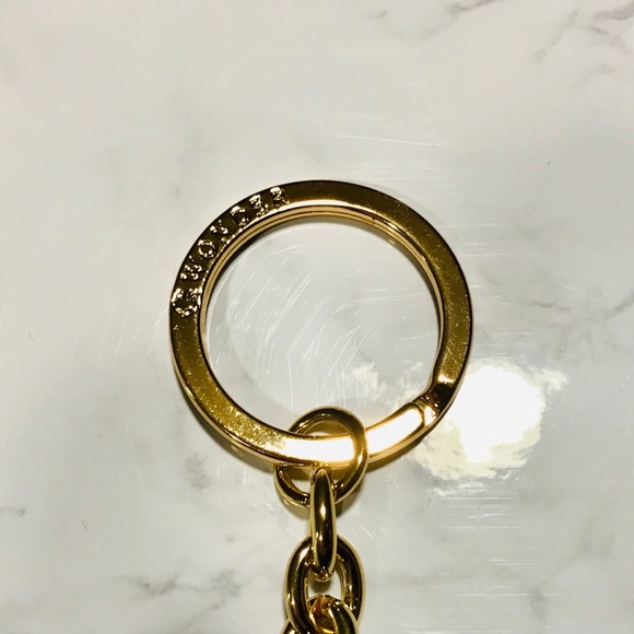 C. Wonder Key Chain - Picture 5 of 6